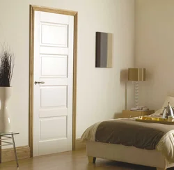 Swing doors to the bedroom photo