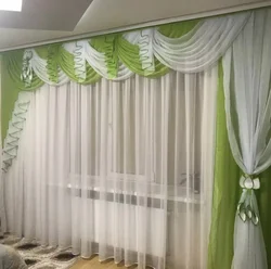 Yotoqxonaning ichki qismidagi lambrequinlar