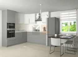 Бело серая кухня в интерьере угловая