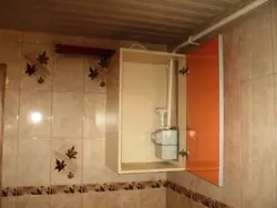 Не схаваны газавы лічыльнік на кухні фота