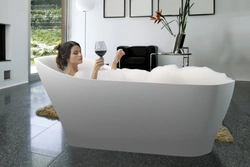 Free-standing bathtubs in the interior