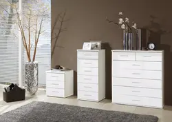 Chest of drawers in the bedroom photo in the interior
