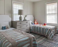2 beds in one bedroom design