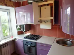 Фото интерьера кухни с колонкой в хрущевке фото