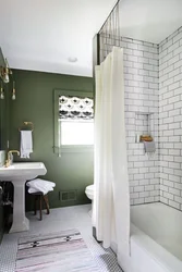 Bathroom design with tray and curtain