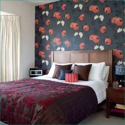 Wallpaper with flowers for the bedroom combined photo design