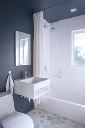 Combination of gray in the interior with other colors in the bathroom