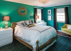 Emerald color combination with other colors in the bedroom interior
