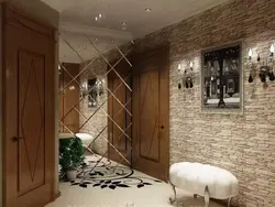 Декор стен в интерьере прихожей