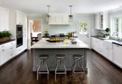 Large kitchen see photos
