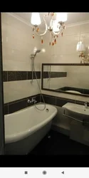 Ванная пакой у хрушчоўцы дызайн чорна белая
