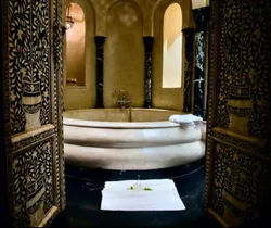 Bathroom according to oriental photo
