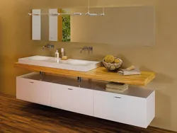 Hanging cabinets for bathtubs in the interior