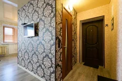 How To Combine Wallpaper In The Hallway Photo