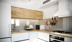 Ошхона кунҷи сафед бо акс countertop чӯбӣ