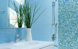 Glass wallpaper in the bathroom interior