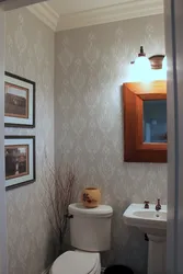 Glass wallpaper in the bathroom interior