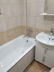 Бюджэтны рамонт у ваннай сваімі рукамі нядорага і хутка фота