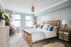 What colors does wood go with in a bedroom interior?