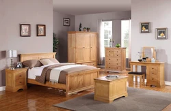 What colors does wood go with in a bedroom interior?