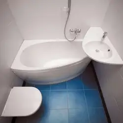 Шағын бұрыштық ванна бөлмелерінің фотосуреттері