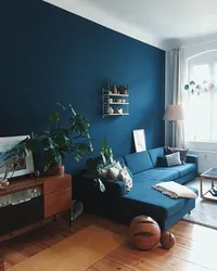 Көк пәтердегі бөлменің суреті