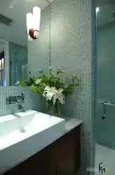 Mozaika dizaynı olan kiçik vanna