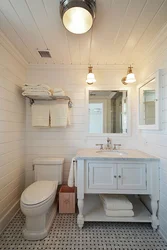 Clapboard bathtub photo