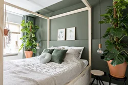 Small bright bedroom photo