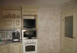 Photo of Venetian plaster on the walls in the kitchen