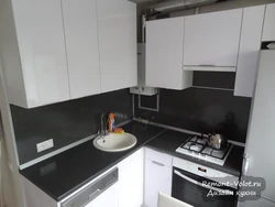 Kitchen design 5m2 with a refrigerator with a column in Khrushchev