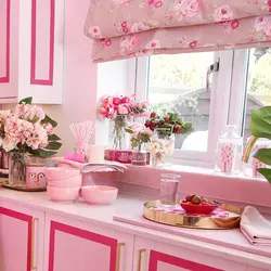 What color goes with pink in the kitchen interior photo