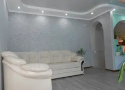 Обои моеъ барои деворҳо дар меҳмонхона акс