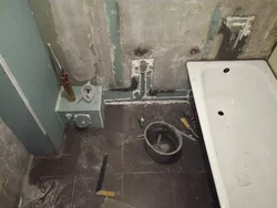 How to close the pipes in the bathroom with access to them photo