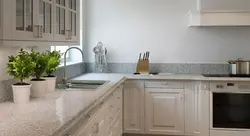 Какая столешница лучше для белой кухни фото