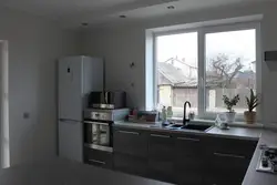 Mətbəx dizaynı 3 4 pəncərə ilə