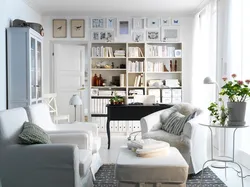 Ikea стиліндегі қонақ бөлмесінің интерьері