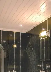 Пластик на потолок в ванной фото