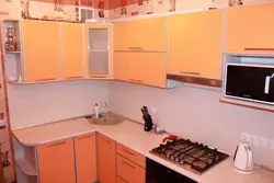 Ошхонаи кунчи 8 метри мураббаъ сурат мондааст