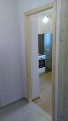 Doorway to kitchen without door design