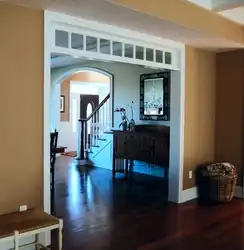 Doorway to kitchen without door design