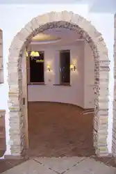 Арка камнем в квартире фото