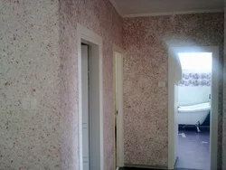 Koridordagi devorlar uchun suyuq devor qog'ozi fotosurati