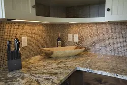 Ас үйдегі фотосуреттегі алжапқыш ретінде мозаика