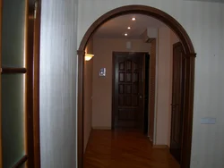 Пәтердегі дәліздегі арка суреті