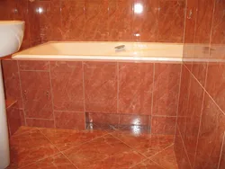 Tiling the bathtub photo
