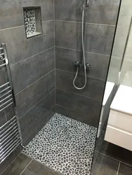 Small bathroom design with tray