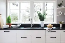 Танӯраи оид ба тарҳи ошхона windowsill
