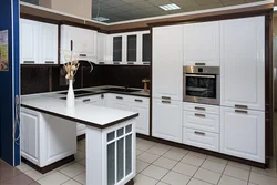 U-shaped kitchens photo in modern style