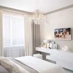 Inexpensive bedroom design in bright colors